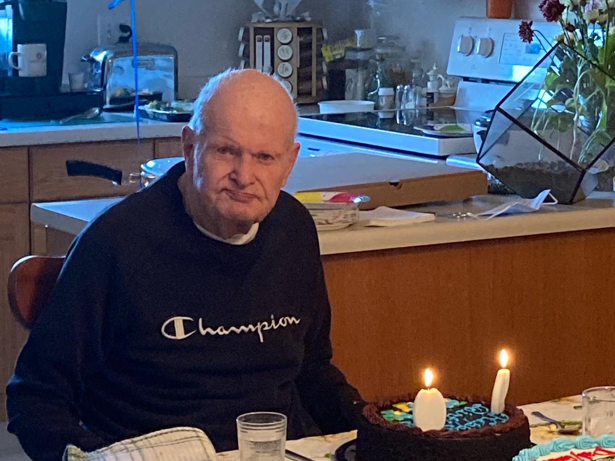 MouseLME's tweet image. Yesterday we celebrated my dad’s 90th birthday early as it is on Monday. I just thank goodness all of us siblings were able to make it. #amazingman #milestone #amazingdad #greatful