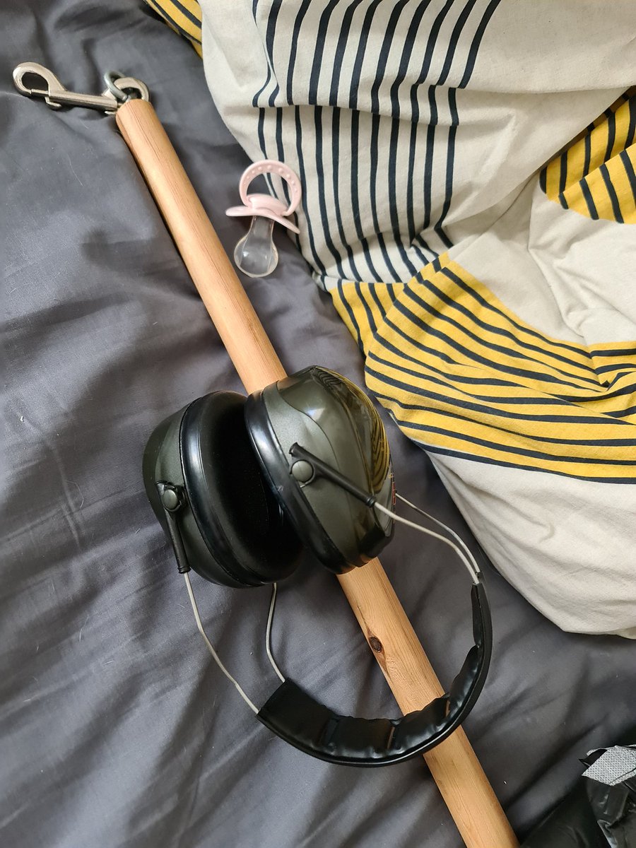 Mancsite's tweet photo. Here's some of the things used,plus vibewand, not pictured, regression hypno, noise cancelling 🎧, dummy, then barrier cream, talc &amp; vaseline once baby was padded up ready to leave. #abdlbondage #abdlhypno #electro #hypno #rubberslave #rubberdaddy https://t.co/lk5ktM1jO3