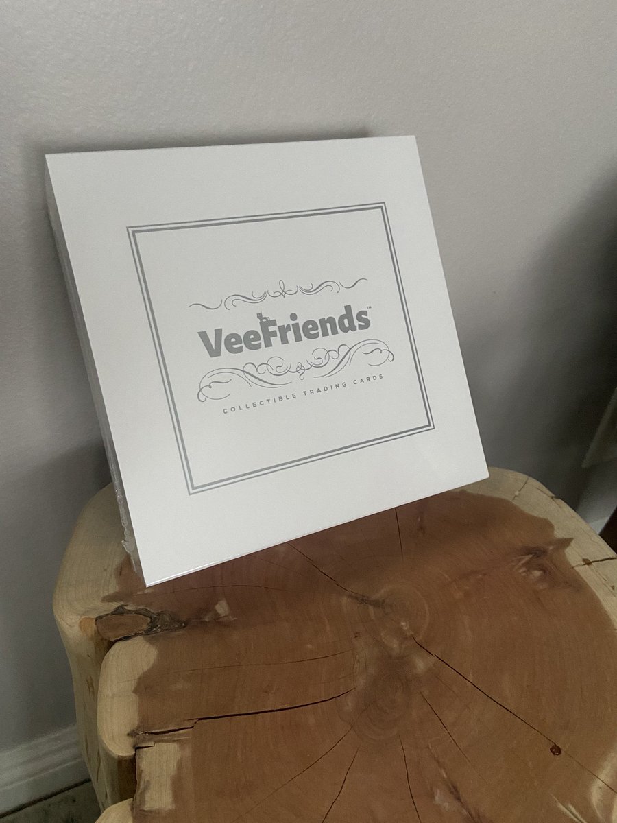 Cpunk555's tweet photo. Do I crack these @veefriends @zerocoolcards , or keep them sealed in the time capsule? What do you think @garyvee ? #veefriendsbreak #sensitivecentipede #VF1 #VF2 #bookgames #veefriends https://t.co/d8fRcaPh6M