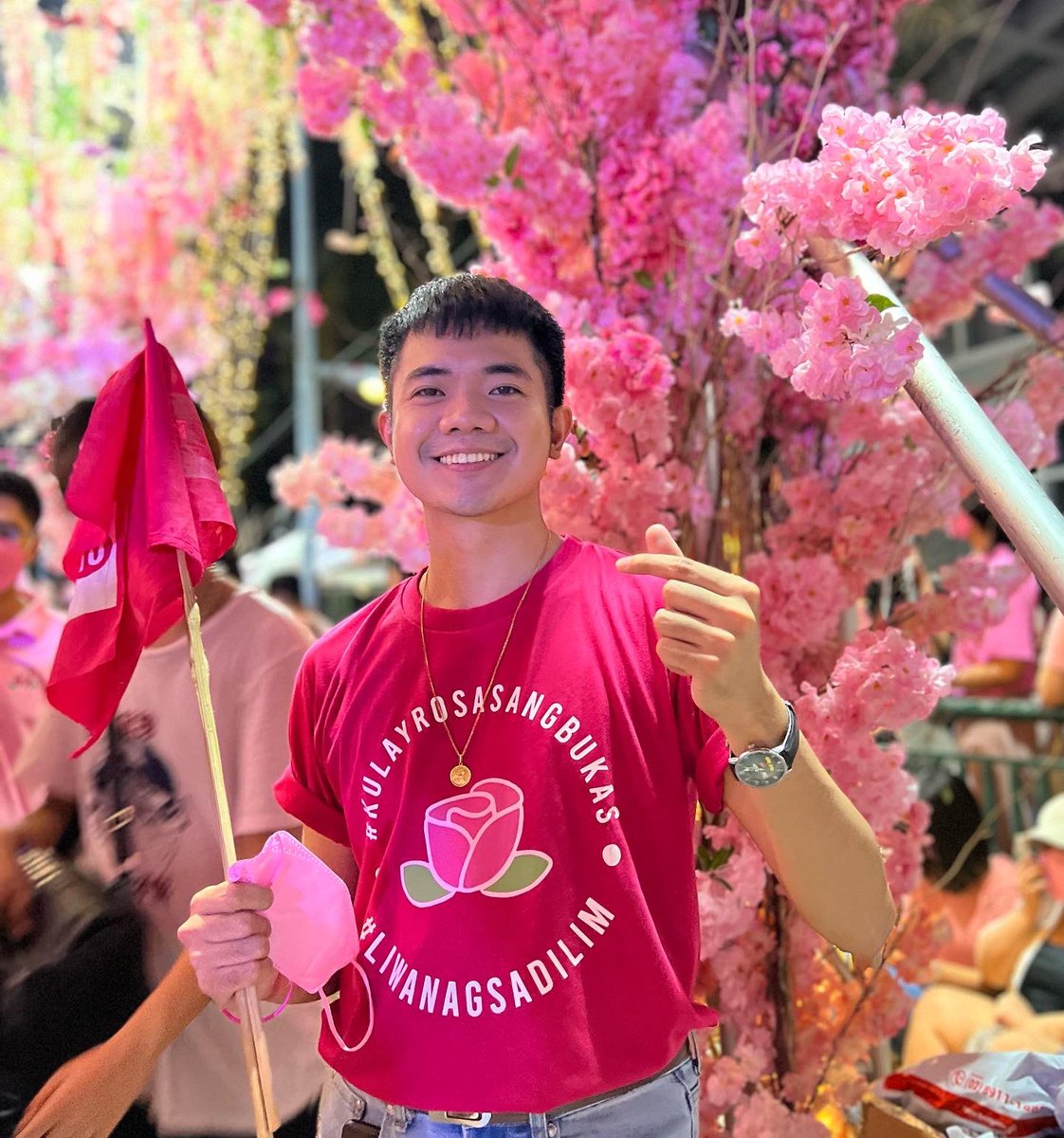 ohohaidee's tweet photo. Uuwing may ngiti at punong-puno ng pag-asa! 😊🌸🌷💕 #PasigLaban #LiwanagSaDilim #LeniKiko2022 https://t.co/Tr7g5OG26y