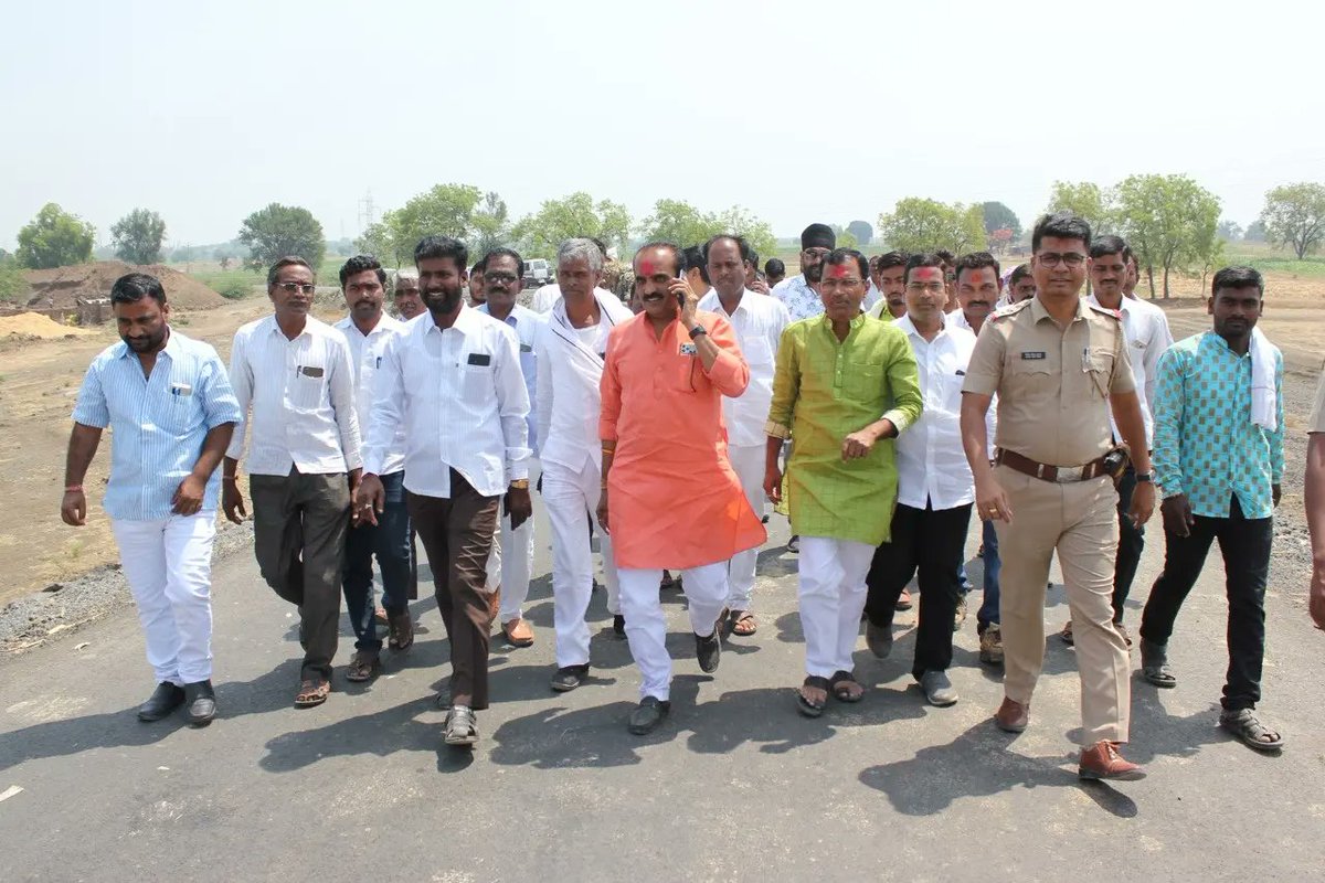 MohanraoAnna's tweet photo. ४४.कोटी रुपये निधीतून माझ्या नांदेड दक्षिण मतदारसंघातील विविध विकासकामांचा आज शुभारंभ करण्यात आला. https://t.co/KIRbY20l1I