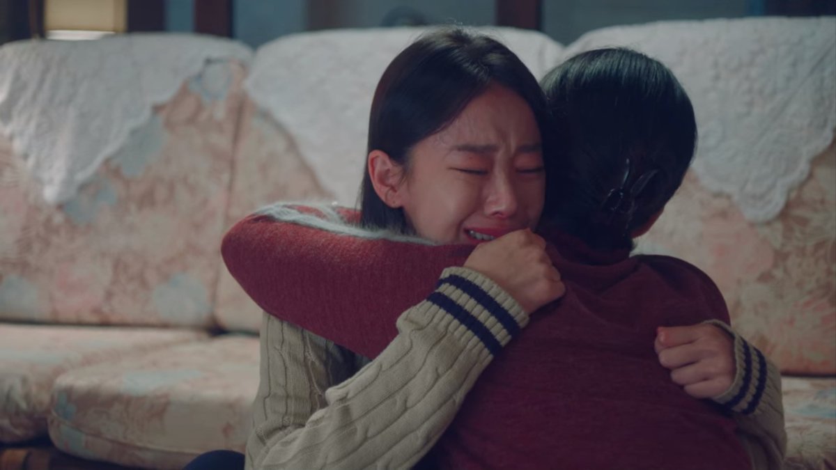 HabisNontonFilm's tweet photo. Bangga banget sama Seung-wan di #TwentyFiveTwentyOneEp12! 😭

Orang yg terus berusaha membela kebenaran meskipun dunia gak berpihak sama dia. Tetap berani ambil resiko besar demi mempertahankan prinsip yg dia percaya.

This episode is definitely for her. We love you Seung-wan. ❤️ https://t.co/MOIfzhJQ3K
