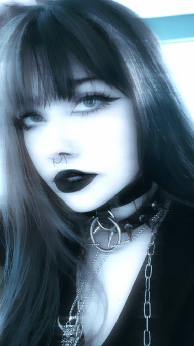 Lemme haunt you https://t.co/W19GDKRUc4