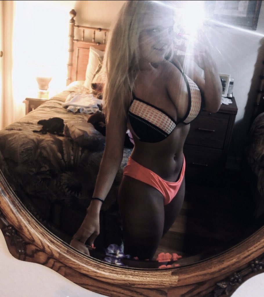 Angelpeach7's tweet photo. Rt if you wish to titty fuck me 😜 https://t.co/AgybZwhlCV