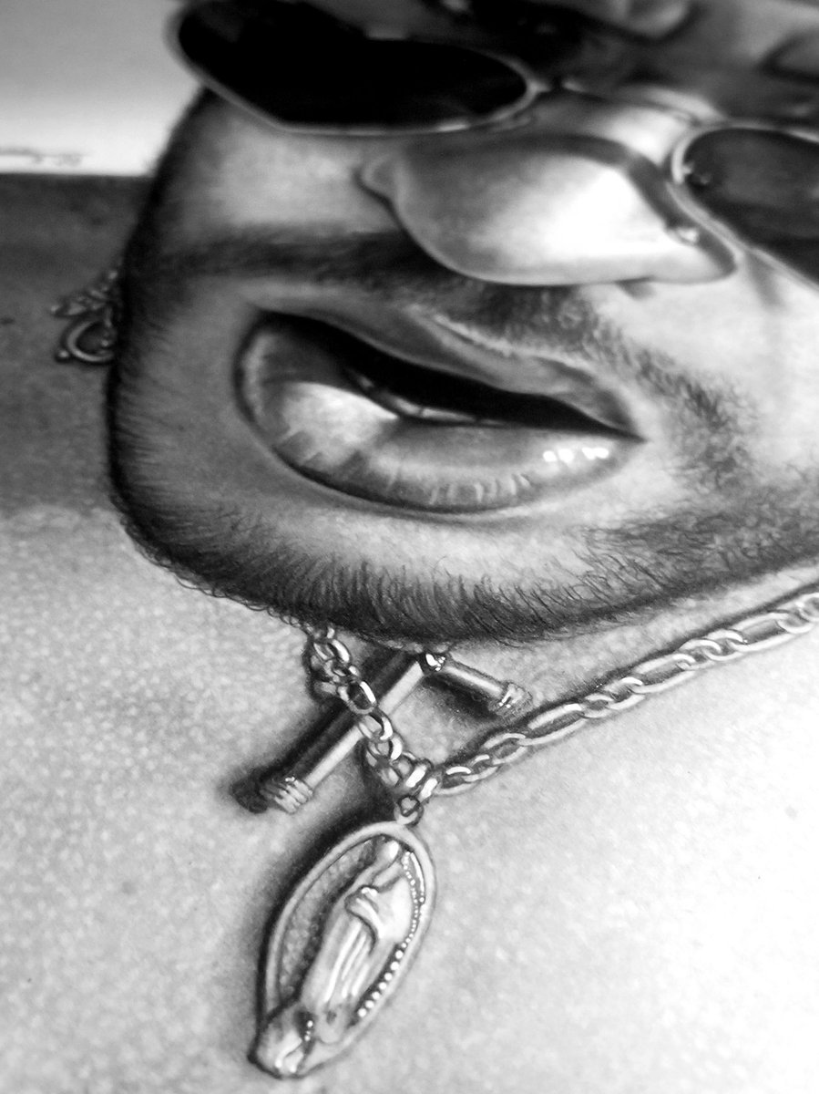 juanmaalcher's tweet photo. Más de 30 horas delante del papel pero este lo he pillado con ganas! Un RT se agradece muchísimo 🙃 @sanbenito #BadBunny https://t.co/av6uU0UDR1