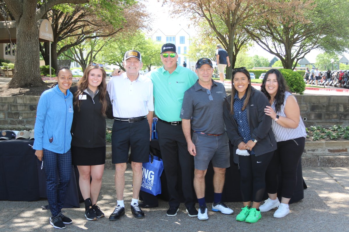 NBCDFWCommunity's tweet photo. Tune in to @nbcdfw today at 11AM for the next episode of #5TalkStreet with your host @VinceSimsNBC5! #WomensHistoryMonth #HERstory #SantaFeDays @iiamericas #journeytodream @journeytodream #ColorOutCancer @TexasCCF https://t.co/x4PmSKOkG2