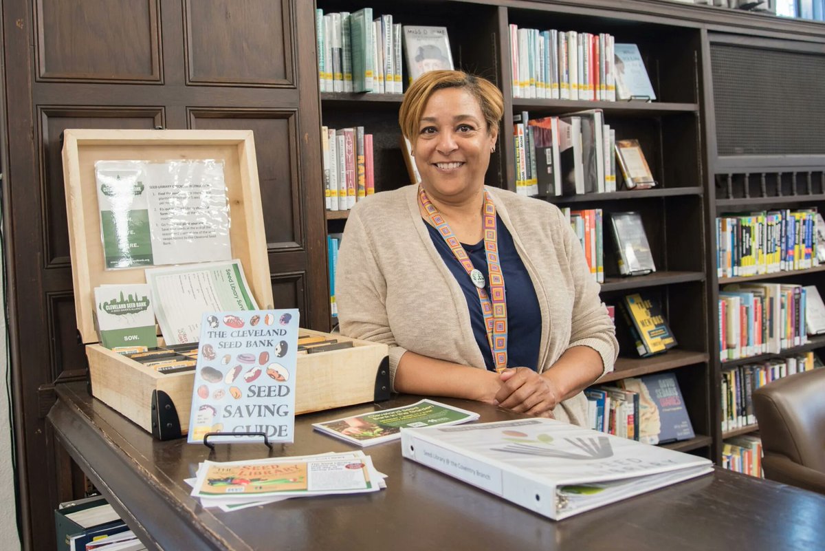 UrbanFarming's tweet image. The Cleveland (Ohio) Seed Bank&apos;s free seed library locations open today! This link shows where to get the free seeds, and also explains why seed-sharing is such as wonderful concept. #seedlibraries #urbanfarming hummingbirdproject.org/seed-libraries