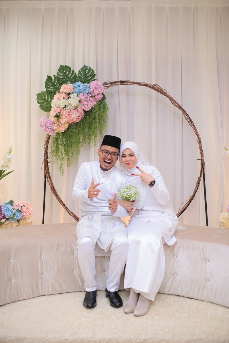 AdilaCheMood's tweet photo. Happy 2nd Anniversary my dear @asyraf5954.

Majlis Akad Nikah (20.03.2020) https://t.co/jfzdyt0XKu