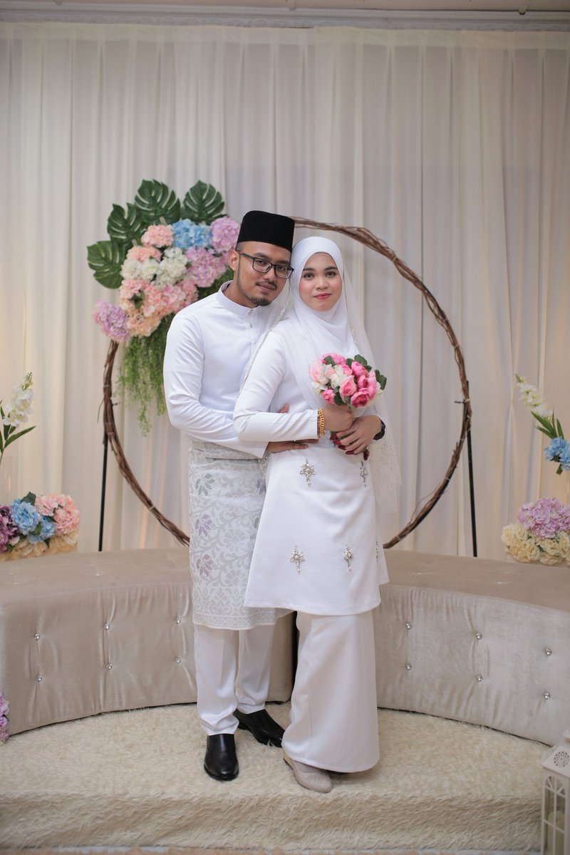 AdilaCheMood's tweet photo. Happy 2nd Anniversary my dear @asyraf5954.

Majlis Akad Nikah (20.03.2020) https://t.co/jfzdyt0XKu