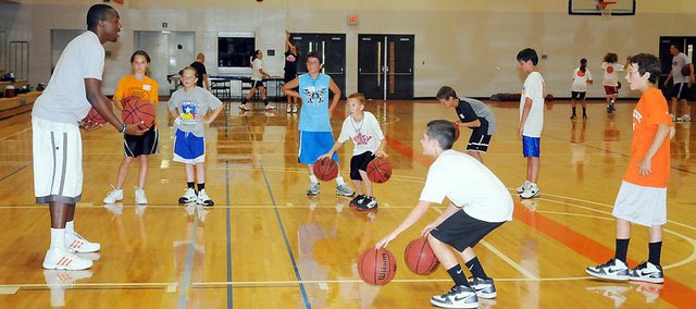 Camp preparation is well underway! Our first day camp kicks off on May 31 for boys and girls K-12. Tons of great drills, games and competition! We’ll work hard and learn a lot, all while having FUN! Last year’s camps sold out! Join us by registering at ggcamps.com 🏀