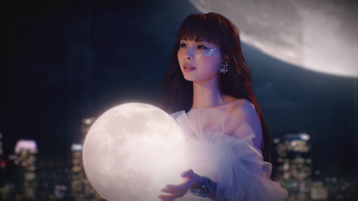 yurinaarchive's tweet photo. ‘LOOK AT ME’ mv out now!!! 
#KawaguchiYurina https://t.co/qm36GRNNvK