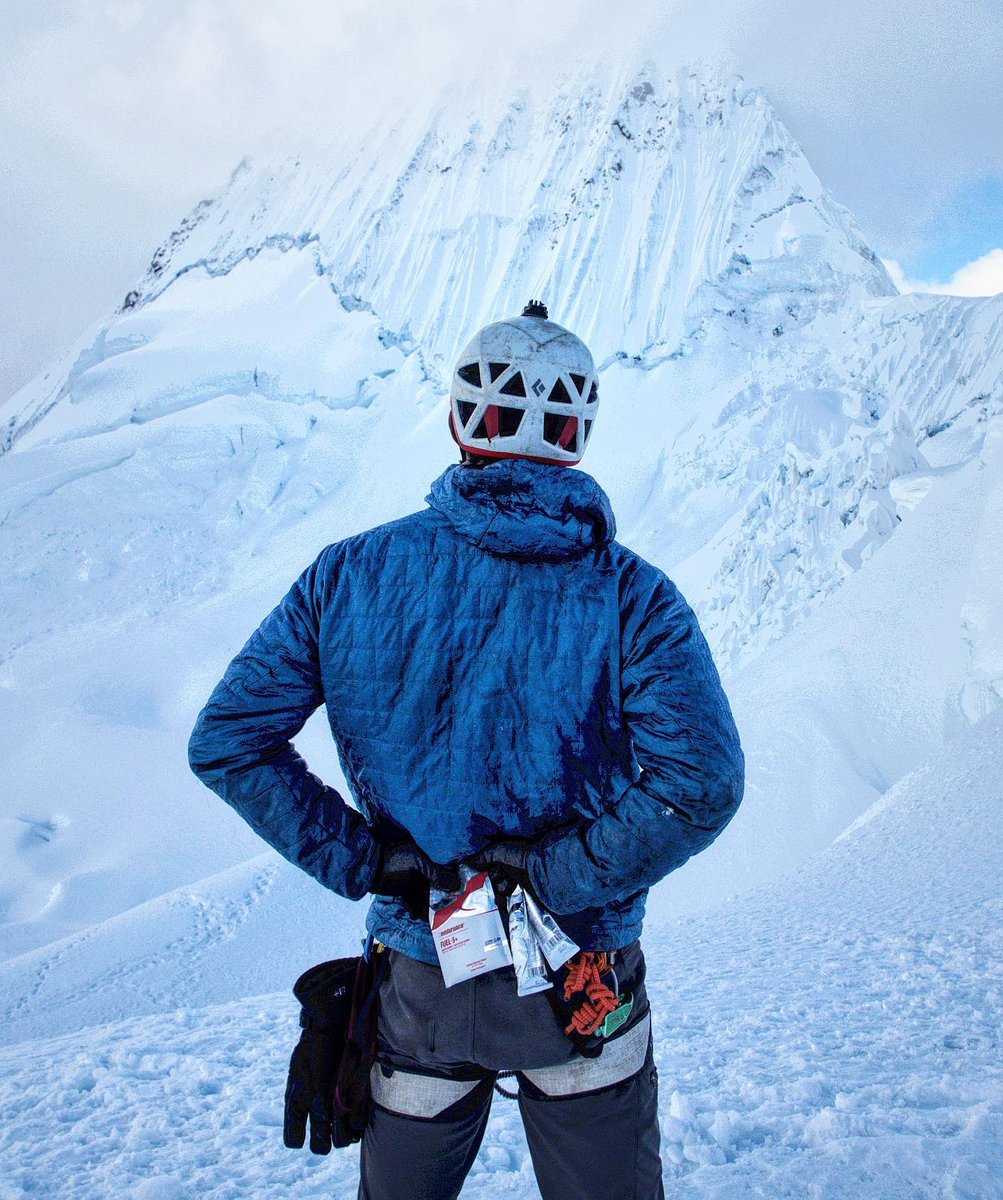 When you are staring 👀 at the face of the summit be sure you're packing the big guns💪 

@hornsby_type_r never forgets his Energy Gels or Fuel-5+⛽️