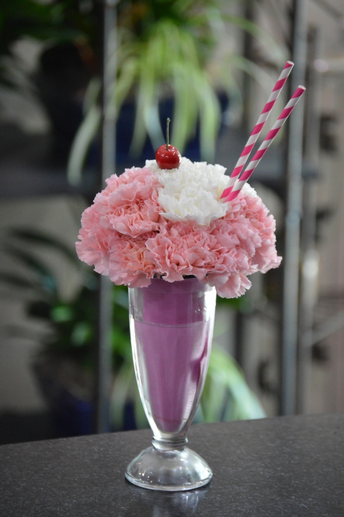 TheFrugalFlower's tweet photo. Happy Sundae! https://t.co/0zB8dY7iNs