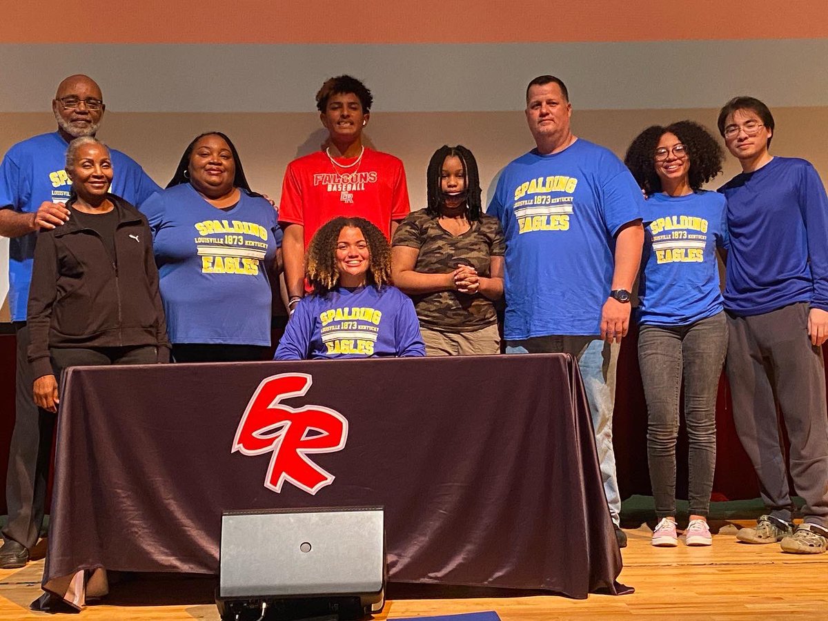 NicoleHollowel7's tweet photo. Thank you again @SpaldingWBB for the opportunity to keep playing the game I love at the next level. Also, thank you to everyone who came out to support. I can’t wait to get up there and get to work!!💛🦅 @Kylee_Gorby @girls_river https://t.co/3dsEBS3x4Z