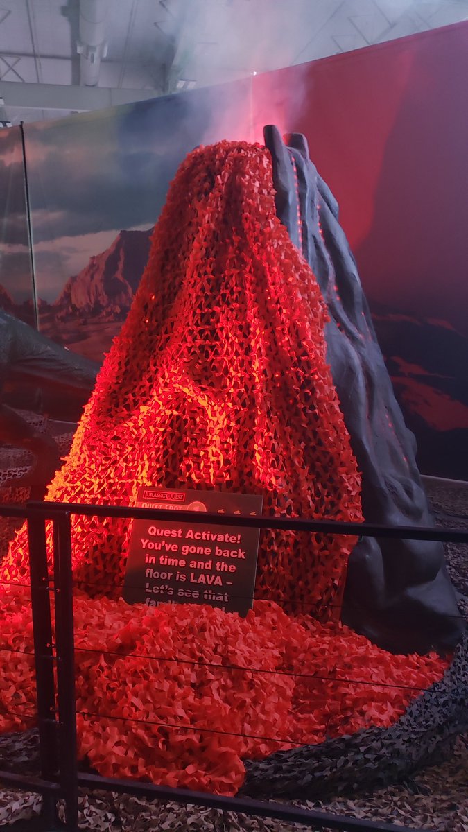 lesley4pete's tweet photo. Found Clue #1 at #JurassicQuest! https://t.co/YnIlNMOTwo