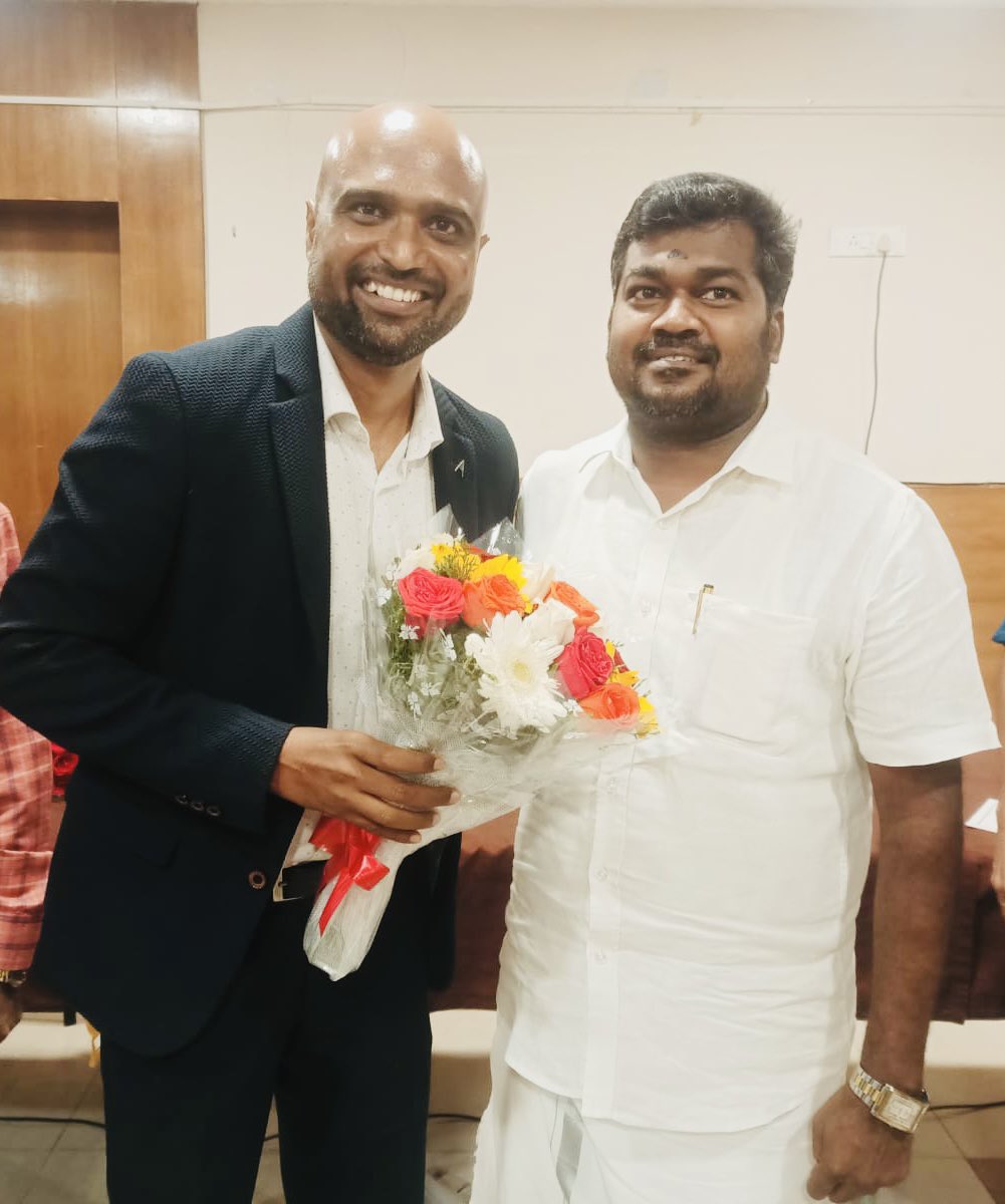 kaizensukumar's tweet photo. Congratulations Mr.Sathish Kumar brother for contributing Wealth Creation 2nd Book “Middle Class to Million Dollar” to the Society 💐💐💐
@METROPEOPLE1 @tndwwa https://t.co/nQeV1mlEuq