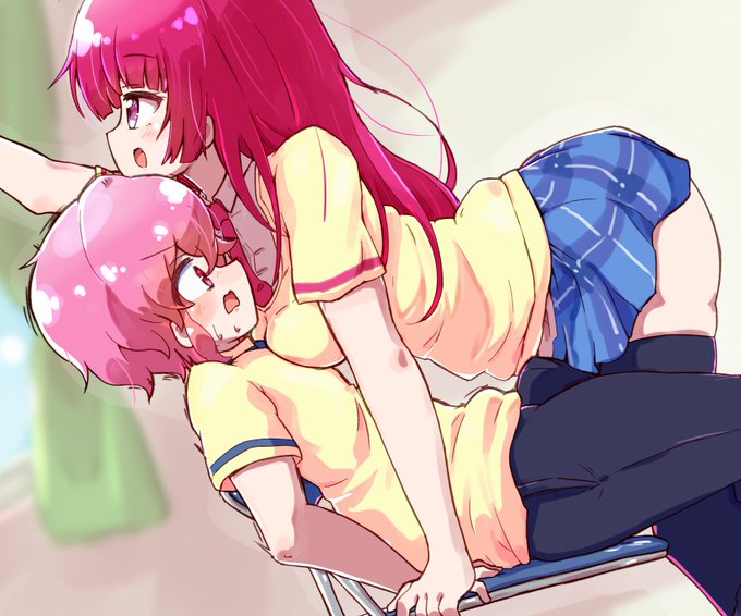 お題箱 みれぃの乳に無意識ですごい乳を押し付けてくるそふぃ(というお題だったが、) 