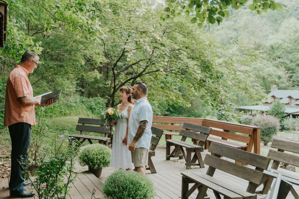 wheretoelope's tweet photo. Millennials can no longer justify spending $30K on a #wedding! Let's take a look at some wedding #elopementpackages under $1000! Discover more in our new blog post at: https://t.co/jhg1gRAHKL #elopement #elope https://t.co/EGIX1KHfv2