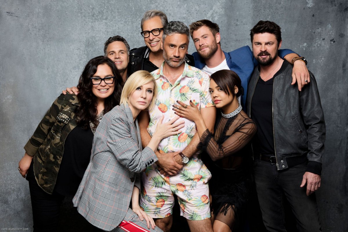 RT @blanchettfiIes: cate blanchett and the cast of thor: ragnarok at san diego comic con, 2017 https://t.co/arbS24FoVv