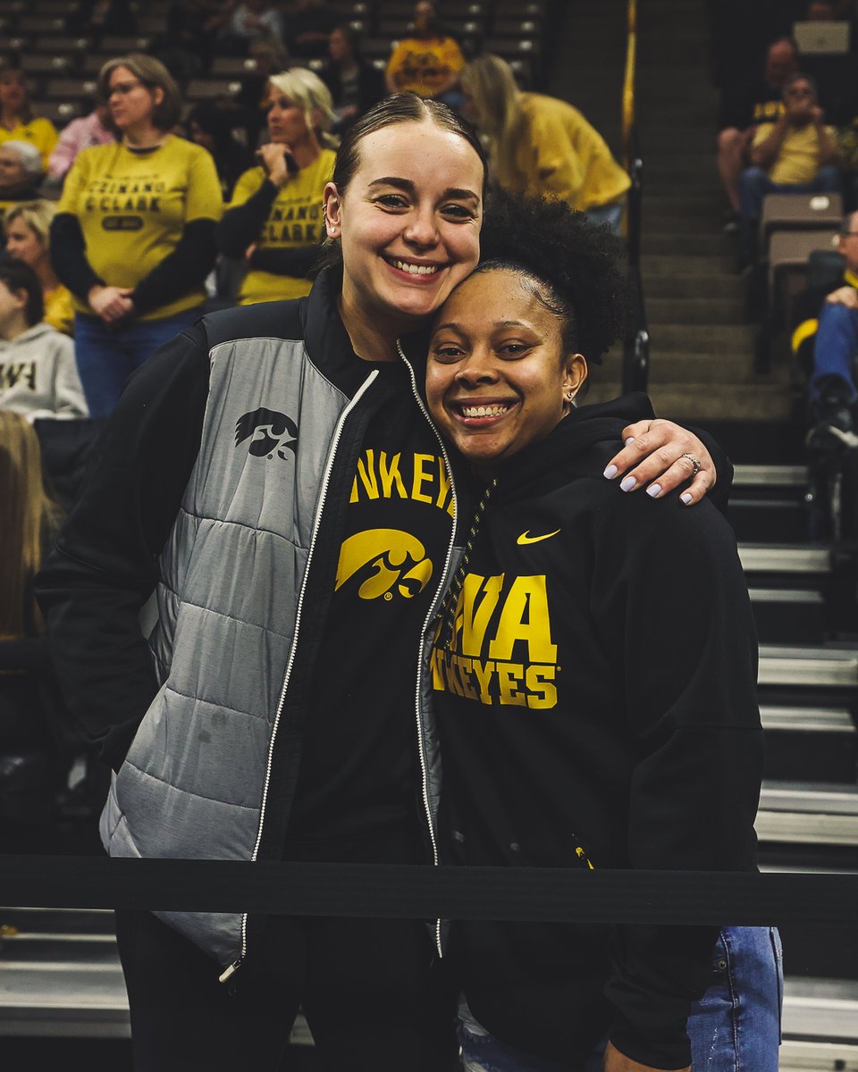 IowaWBB's tweet photo. Once a Hawkeye... 

@lexpickett_ x @tania_davis1 

#Hawkeyes x #MarchMadness https://t.co/KekYwJgLnA