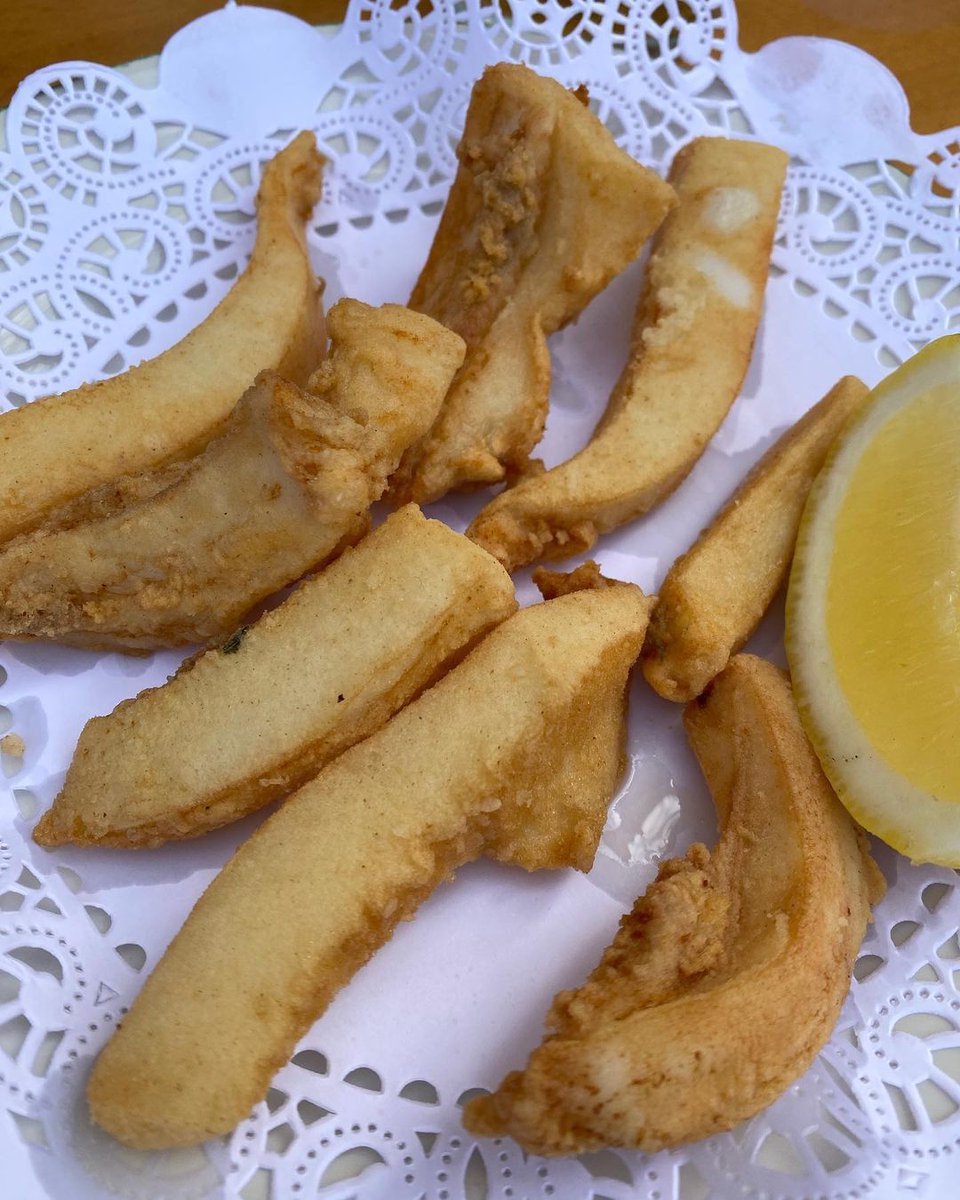 HuracanSev's tweet photo. 👉 Cuando tengas dudas o la cosa pinte mal, siempre, siempre, siempre, pide chocos fritos 👈
🔝Gracias amigos de @nosvamosdecena por las fotos y la visita.  
📍#Huracán. Reservas disponibles ☎️📲 vía redes y teléfono en #Bermejales y #ElCano. https://t.co/phNgr7GW1a