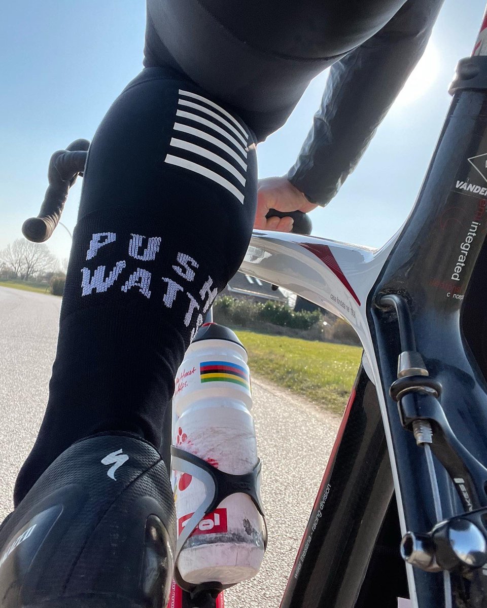 Oi_the_Lawyer's tweet photo. Pump up the watts! Hate the fascists! #cycling #rideon #rideordie #rapha #cyclepunks https://t.co/MqqTd0XExs