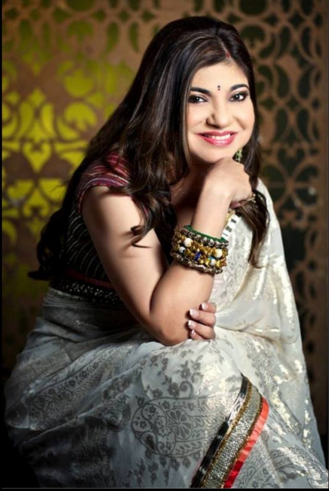 Happy Birthday my Second  favorite female singer after Lata Mangeshkar ji.
Alka yagnik Queen of 90s era  