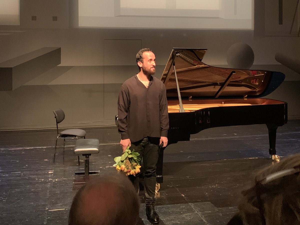 #Dsch #igorlevit #stevenson 

krista-posch.de/2022/03/20/mus…