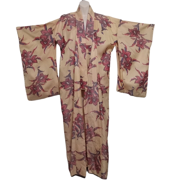 EnchantedWillow's tweet photo. So good I had to share! Check out all the items I'm loving on @Poshmarkapp from @sheri31412962 #poshmark #fashion #style #shopmycloset #monet #as98 #japanese: https://t.co/MEBewHIr30 https://t.co/Xsga6DdzPn
