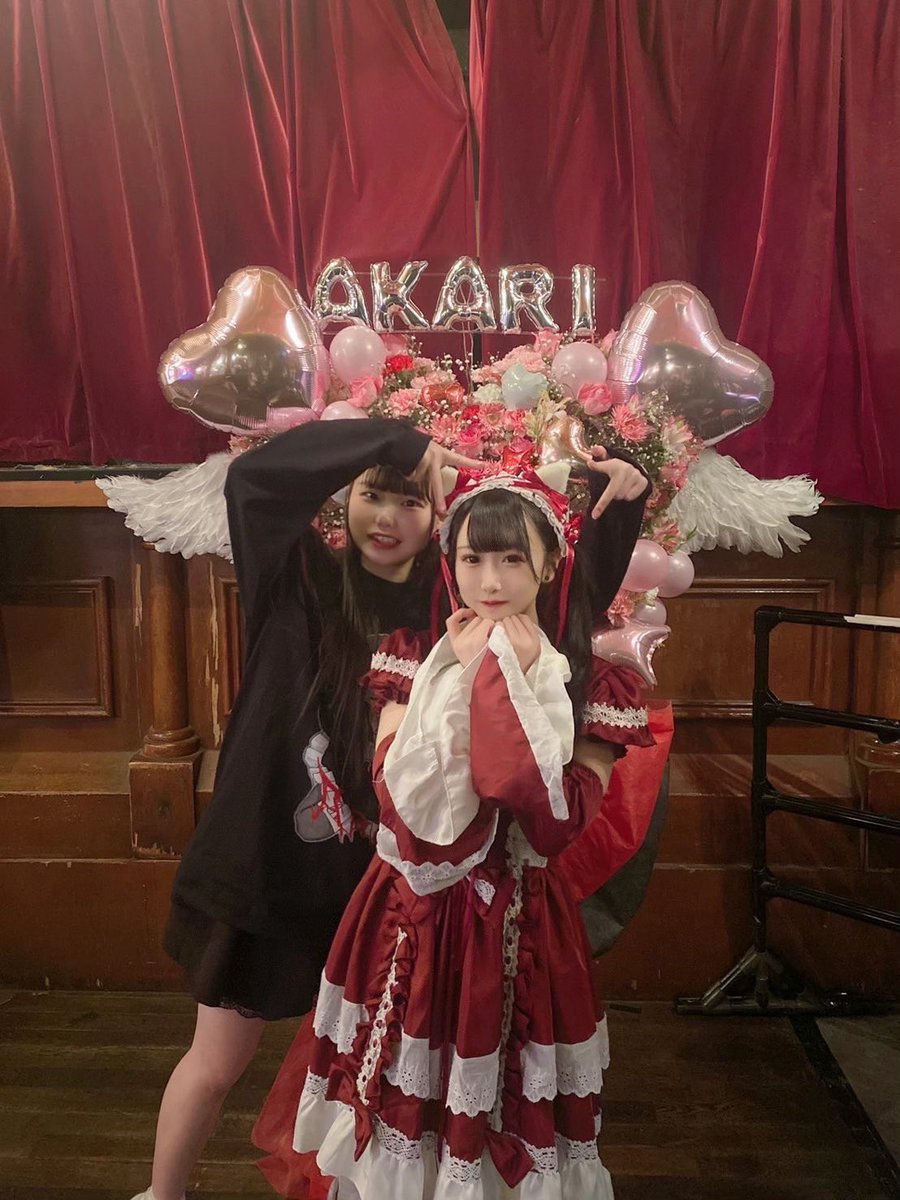 mitsukigtheater's tweet photo. 単独公演アカリちゃんBIRTHDAY SPありがとうございました ദ്ദി^._.^)！❤︎
楽しい曲をたくさん詰め込んでくれてまっしぐら恋心もぺるぺっぽもずっと楽しかった！みんな一緒に踊ってくれてありがとう🥰
アカリちゃん可愛かったね、、❤︎2回目の生誕も祝えて嬉しかった！おめでとうらぶ！ぎゅした https://t.co/c36tJ7cFvZ