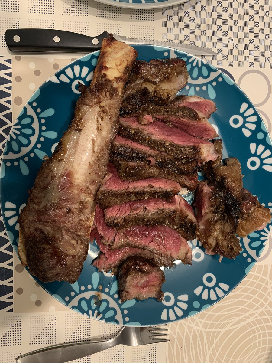 the_neter_'s tweet photo. Estrenem barbacoa amb un combo infal•lible @WeberGrills i #CowboySteak de @butchersociety  👏👏👏👏👏 https://t.co/XYbXkAWB0r