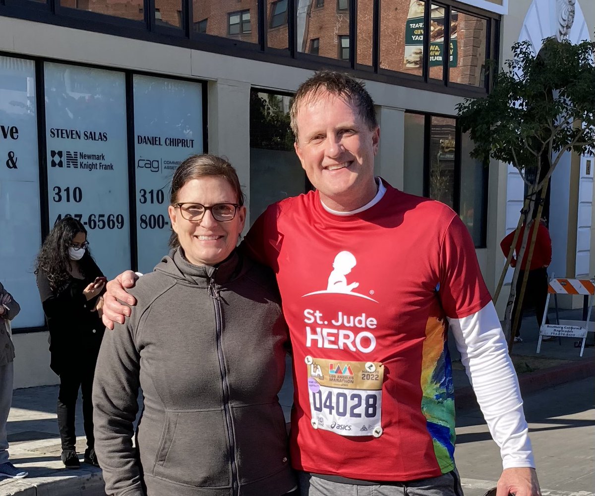 Burrows247's tweet photo. Supporting my friend @mattknudsen as he runs the @lamarathon in support of @StJude. Go Matt go! https://t.co/OtnTTKfJvy