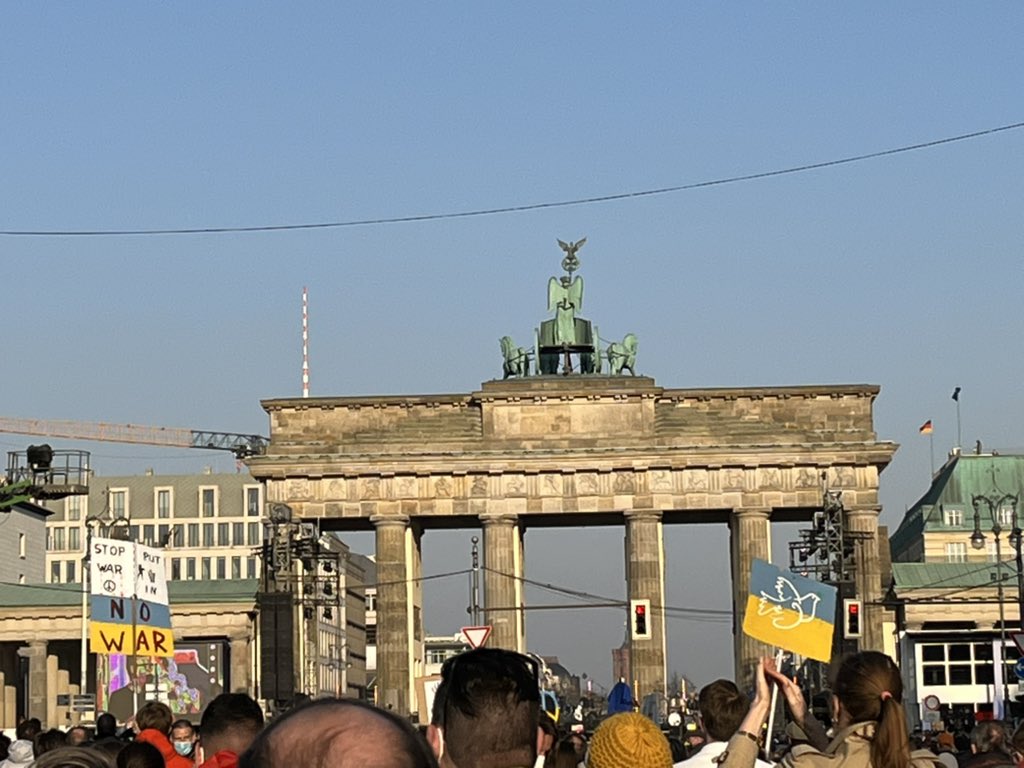 xlfoley's tweet photo. Emotional moment when POC enter the stage and speak up against #structuralracism towards #refugees at @SoundOfPeace in #Berlin #soundforpeace #stopracism 
✊🏿✊🏾✊🏽✊🏼✊🏻 https://t.co/ZS4Vk8pS5t