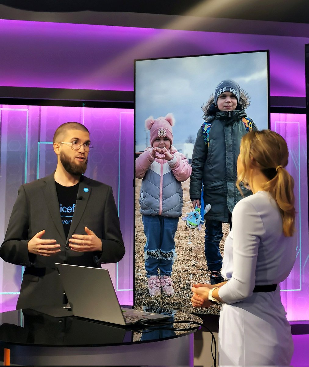 NastiaKarlovich's tweet photo. The second day of the @ChampChessTour is about to start! Let's support Ukrainian children and families with donations to #unicef! #chess4peace #chess #HelpUkraine @KajaSnare 💙💛 https://t.co/baAMzYglwA