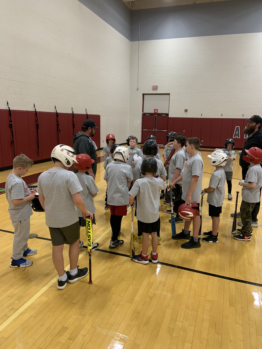 AvonworthBB's tweet photo. Round 2 of the Avonworth HS Baseball Clinic- minor league and little league players learning and showcasing their skills!
#Lopesbaseball #Community
@AvonworthA @Avonworthschool https://t.co/x2ywuqrJpd