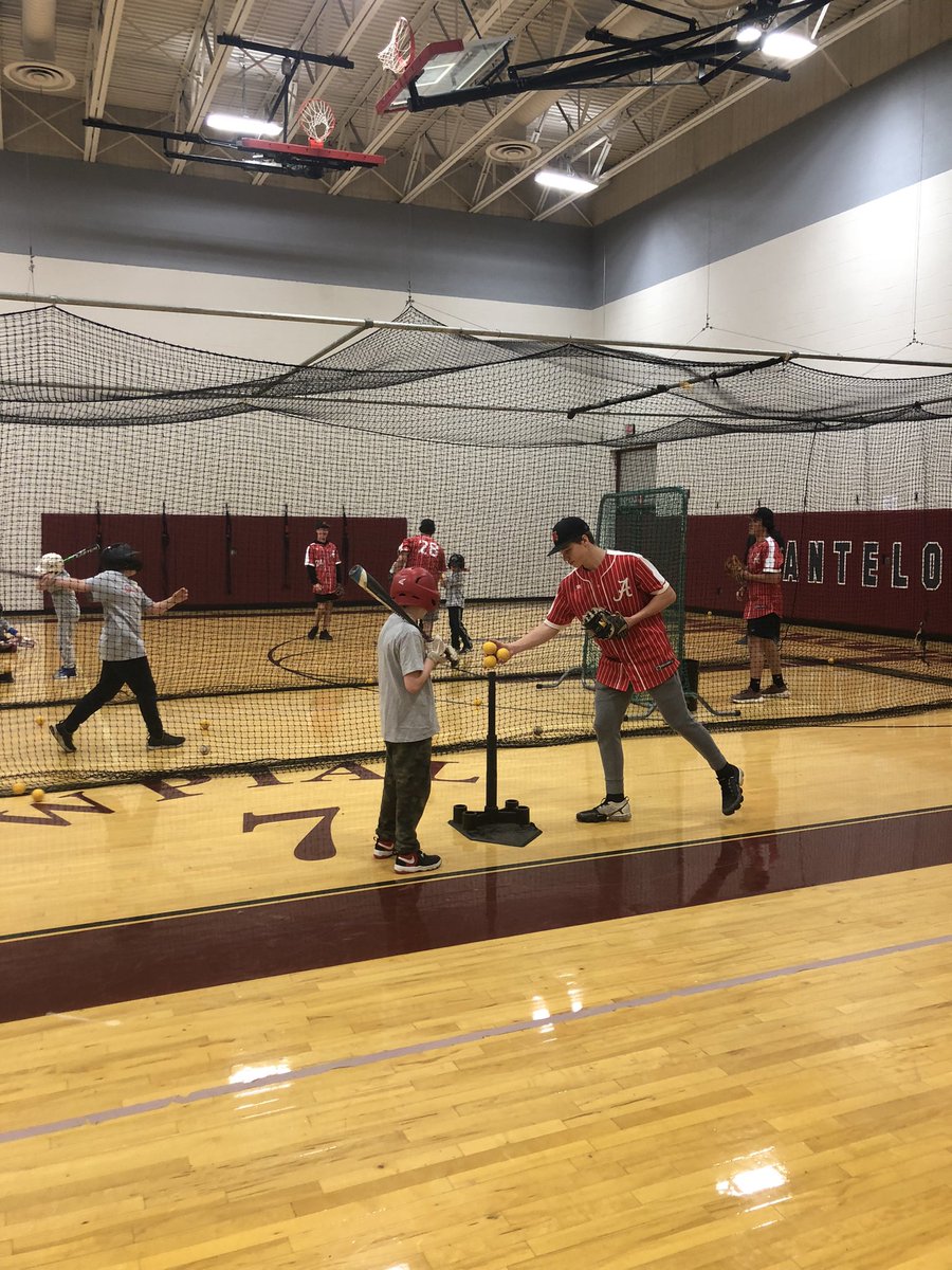 AvonworthBB's tweet photo. Round 2 of the Avonworth HS Baseball Clinic- minor league and little league players learning and showcasing their skills!
#Lopesbaseball #Community
@AvonworthA @Avonworthschool https://t.co/x2ywuqrJpd
