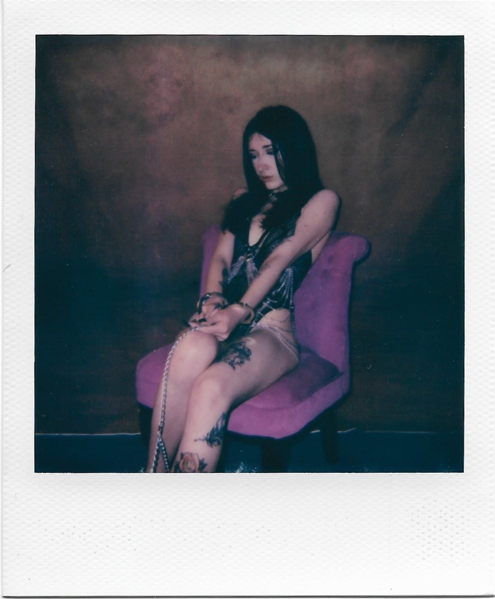 Weboodoo_net's tweet photo. Shooting Rock alternatif avec @_annaelle_m @polaroid
#weboodoophotographies #weboodoo_photographies 
#photomodel #shootingphoto #alternativegirl #tatoogirl #inkedgirl  #inkedgirls #modelealsace #noiretblanc_alsace #polaroid #polaroidoriginals #modelealternative #portraits https://t.co/OPaBJriVQP