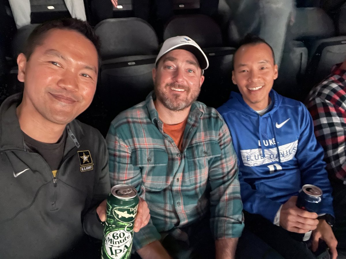 BrettGuintoDO's tweet photo. #mmselfie Let’s go! 🤩 @PPGPaintsArena https://t.co/ufDPZTt0Ic