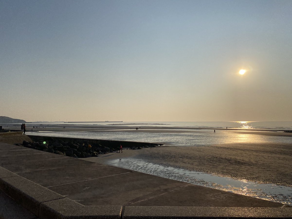 Franck GIULIANI (@franck_giuliani) on Twitter photo Fin de journée printanière sur la cote d’opale #wimereux Fin de journée printanière sur la cote d’opale #wimereux