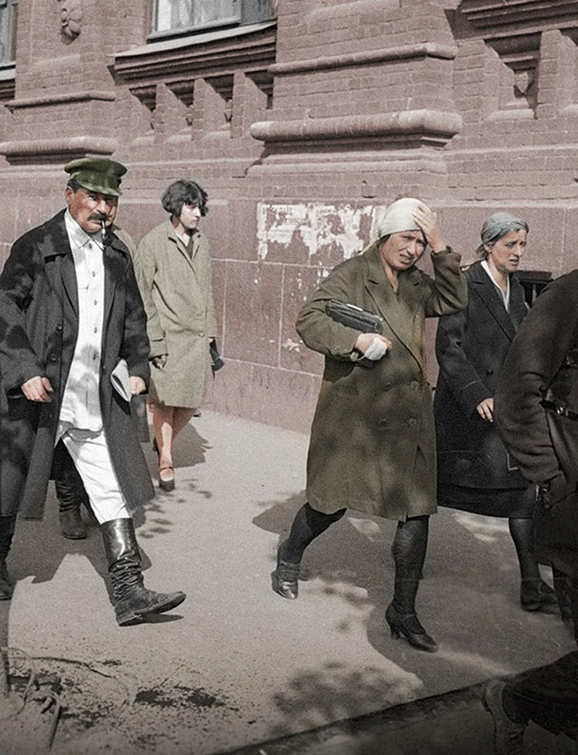 сталин на набережной