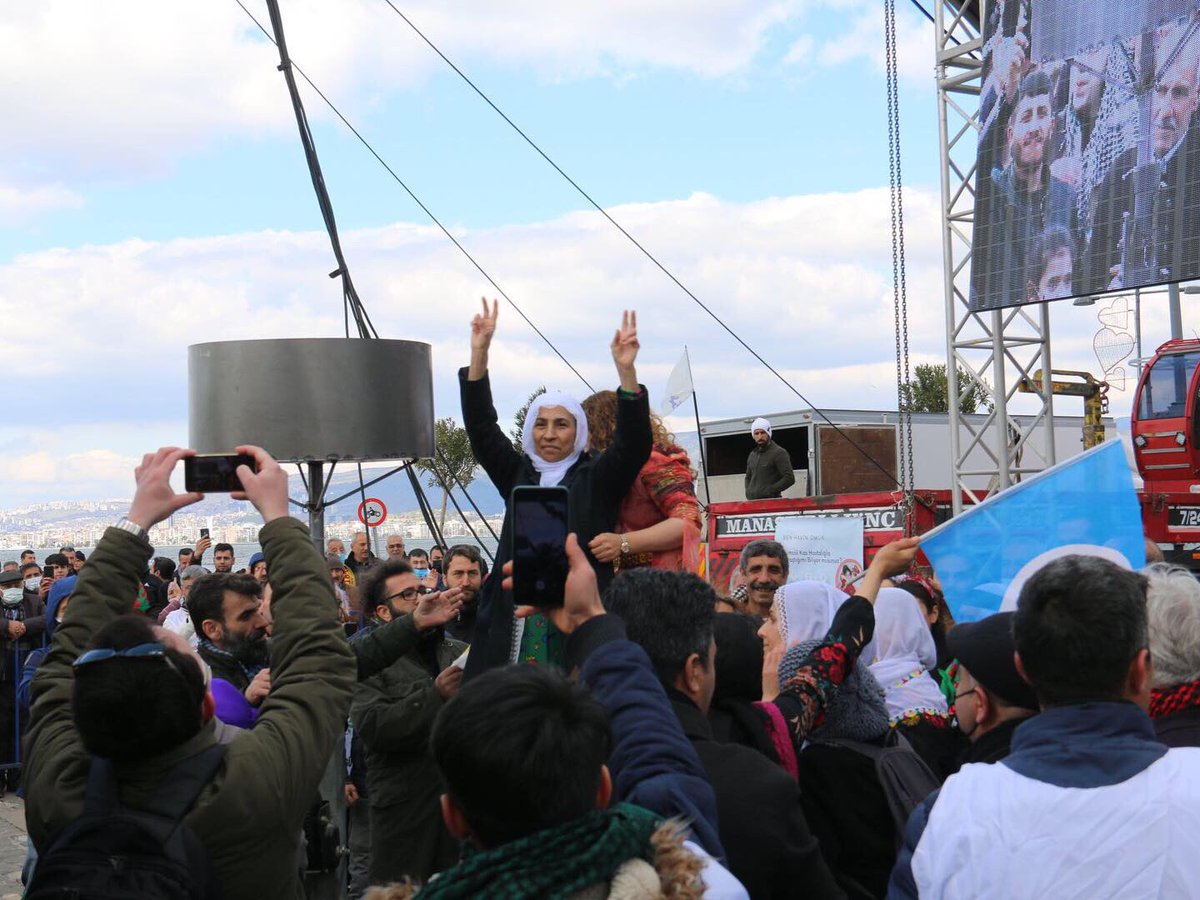 HDP İzmir Genç Kadın tweet media