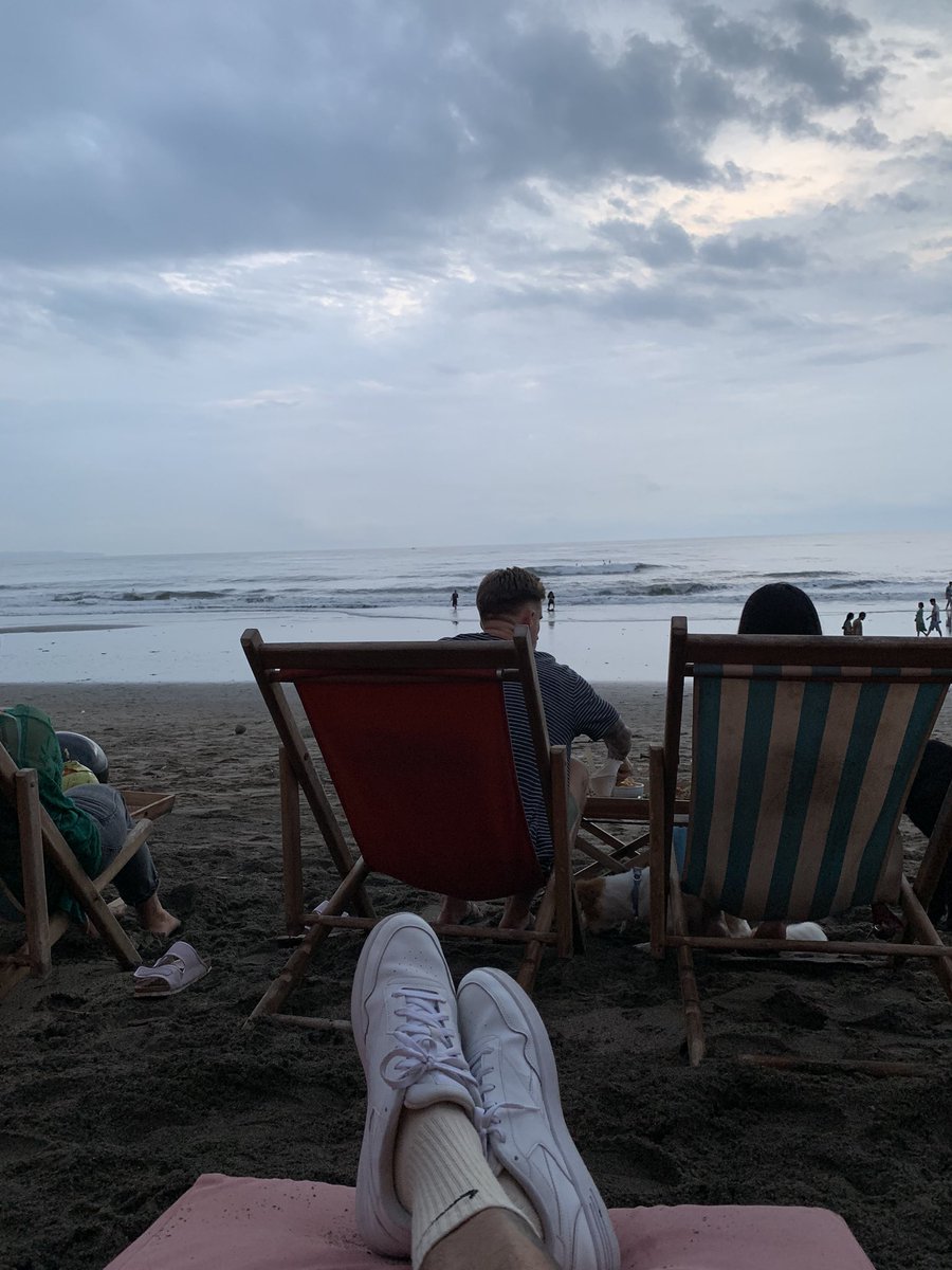 Sitting here in Bali wondering who will buy my next NFT ? #HotCityNFT

opensea.io/collection/son…