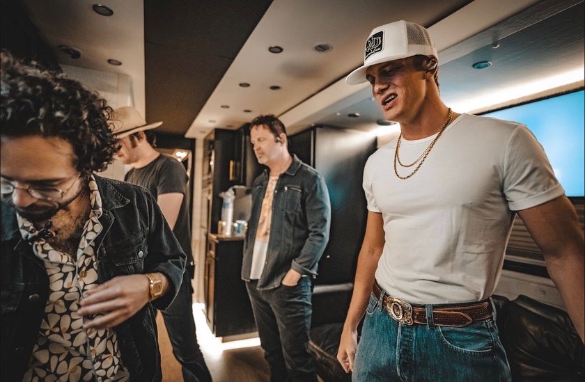 ParkerMcCollum's tweet photo. Sold Out in Corpus last night! Felt so good on stage I didn’t want it to end! https://t.co/EsW4mE5rx4