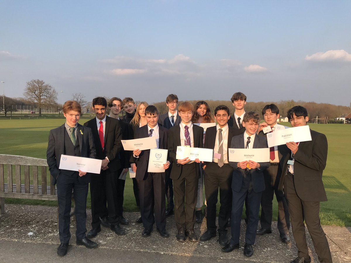 gordon_mun's tweet photo. What a weekend at Haileybury MUN! Our delegates had an incredible few days of debate and an extra congratulations to Harry for winning highly commended for Norway in Ecosoc #HMUN2022 https://t.co/KXWXsBoppb