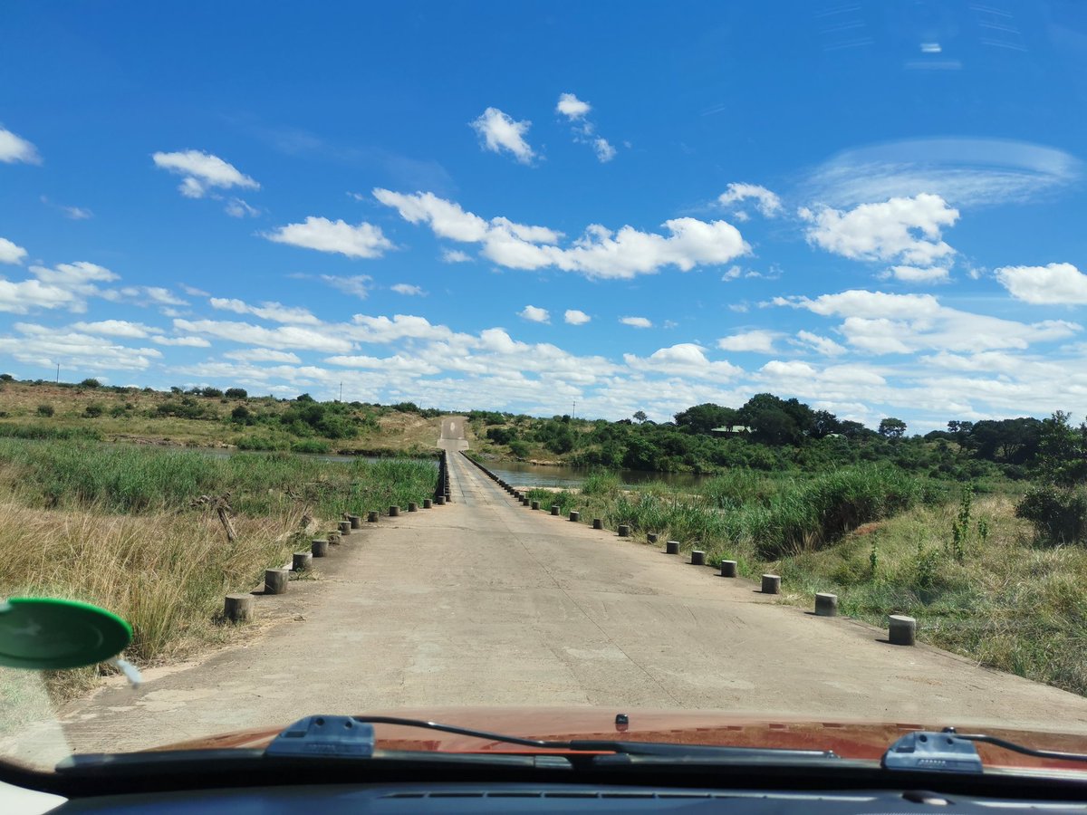 #sageonmyway
Meeting amazing women, strengthened by adversity. Yesterday I traveled the dirt and potholed road to a gem:<a href="/CarolineNake/">Caroline</a> of Tinyiko Lodge in Marloth Park. 
A story I call: Mango Tree to Mansions
