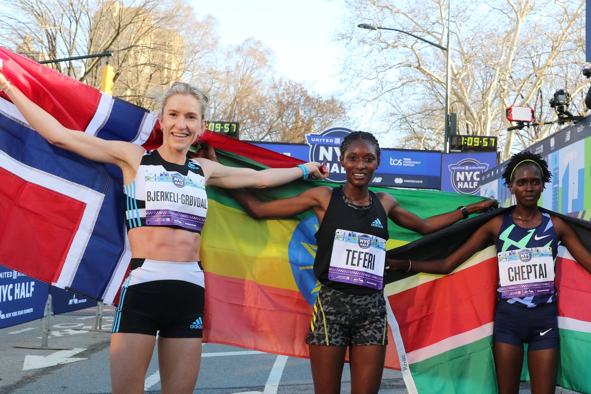 The women's podium from today's #UnitedNYCHalf (left to right): <a href="/KarolineBGrvdal/">Karoline Bjerkeli Grøvdal</a>, Senbere Teferi, Irine Cheptai.

📷<a href="/janemonti1/">Jane Monti</a> for Race Results Weekly