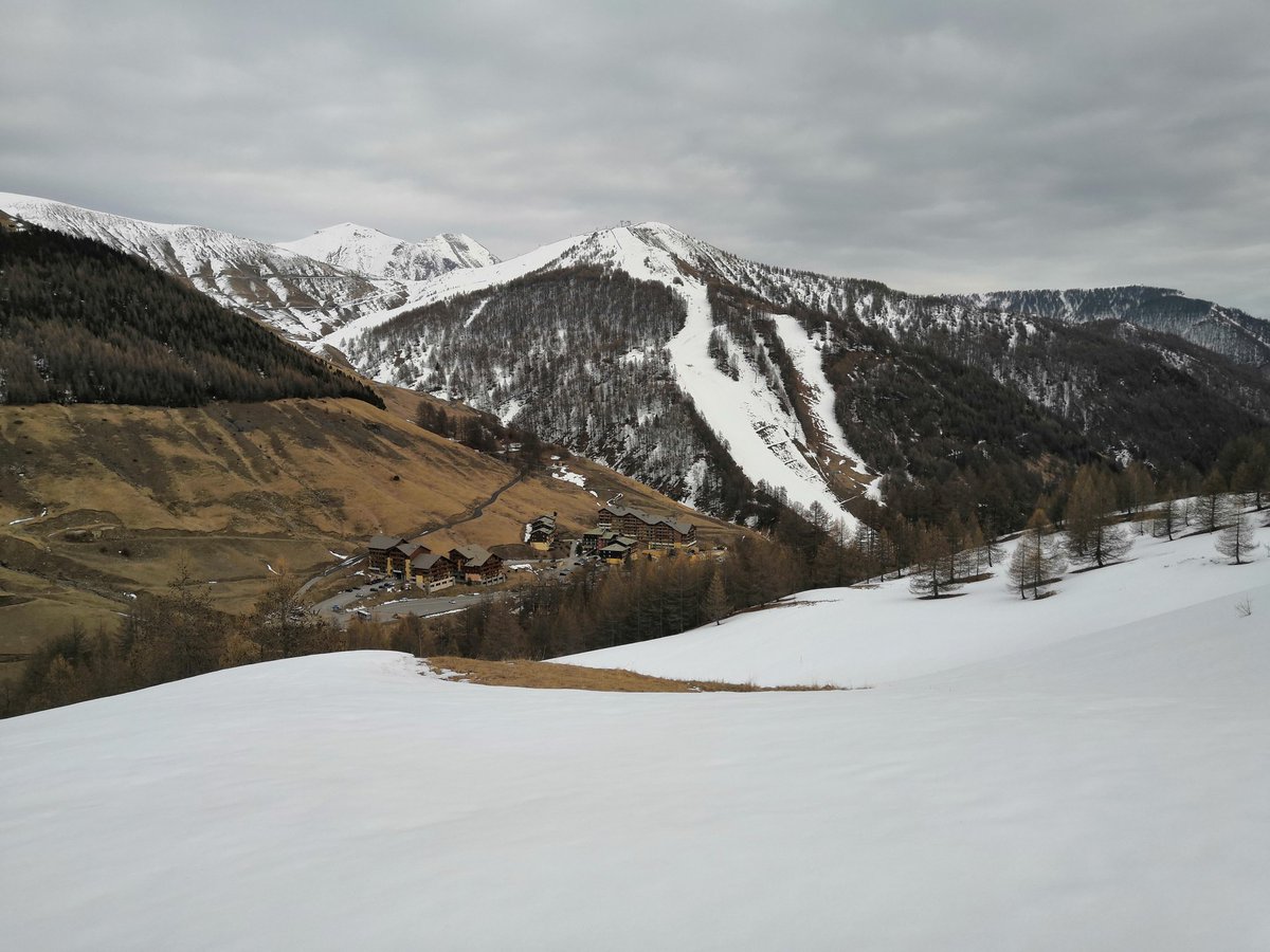 seilin3's tweet photo. C'est peut-être le printemps, mais je me suis régalée à la neige aujourd'hui au #ValdAllos ! 😁
Et vous, votre journée ? https://t.co/m9Go4atoGg