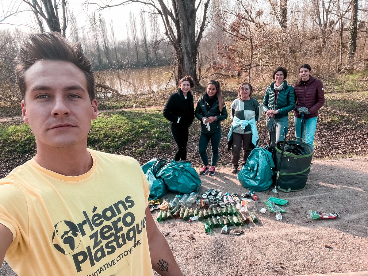 JulesVagner's tweet photo. Un grand merci aux 300 participants qui se sont retroussés les manches lors de 23 marches organisées en cette 1ère semaine.

4 cleanwalks ce week-end pour ma part à Sandillon, St Jean de la Ruelle, Orléans et St Denis en Val dans le cadre de #PrintempsZéroPlastique🧤🙏 https://t.co/s8UzwNesjm