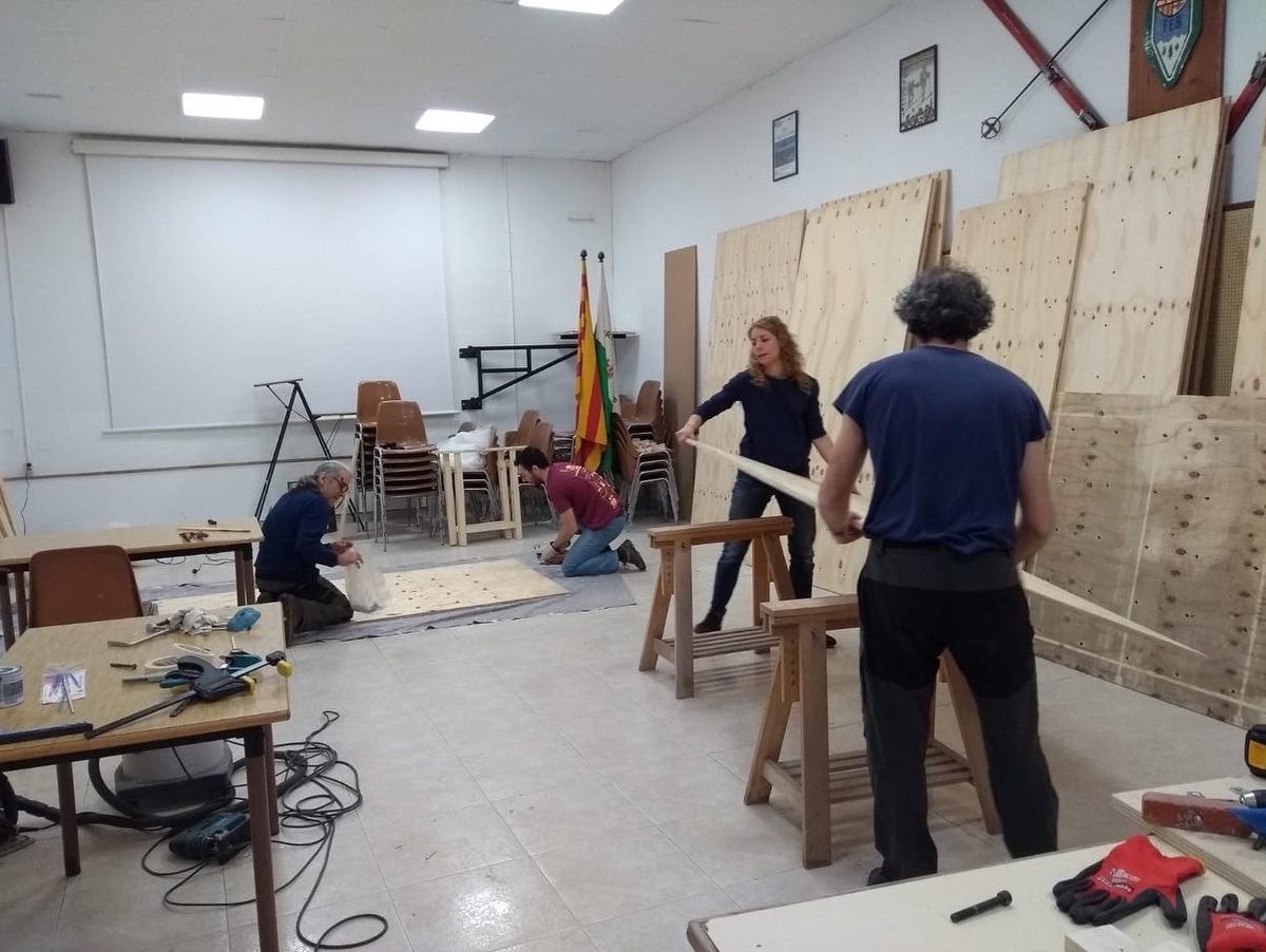 Foment_cat's tweet photo. L’ampliació del nostre rocòdrom va prenent forma 🤩 Moltes gràcies als companys que han participat aquest cap de setmana a les jornades de treball al local del Foment 👏👏
.
#boulder #rocodrom #fomentexcursionistadebarcelona https://t.co/R5AwU8osCy