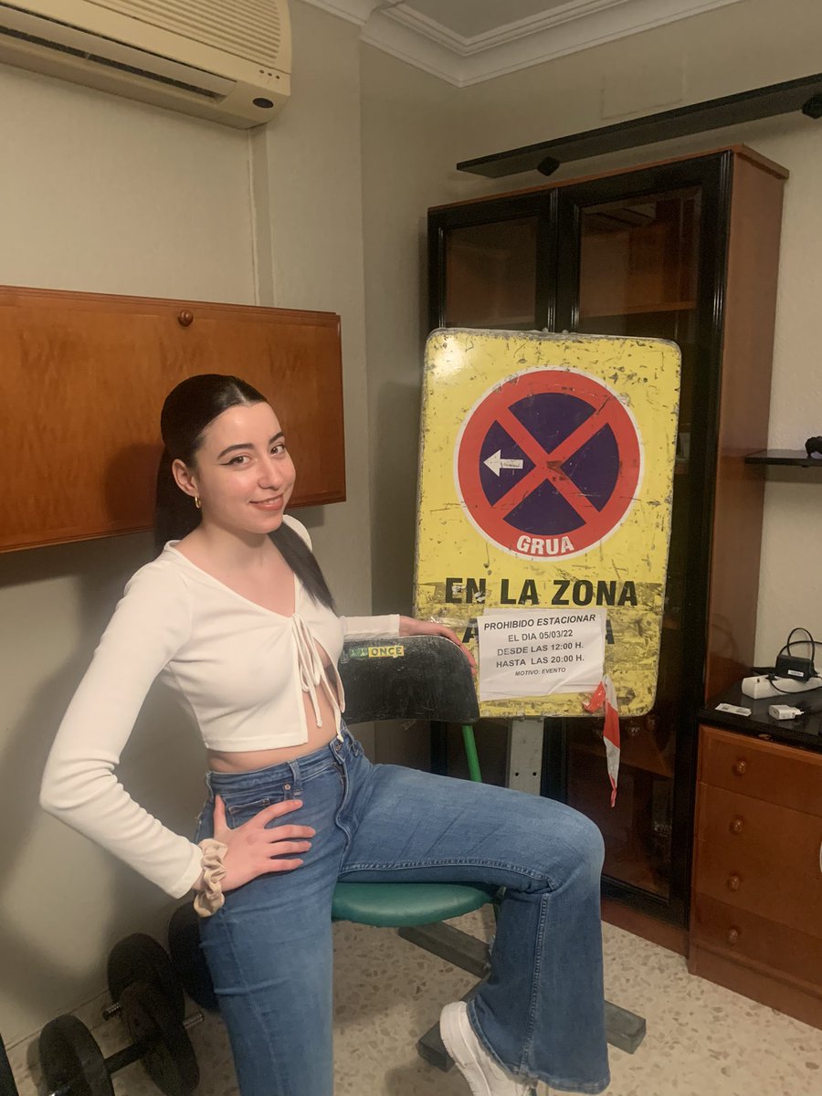 carxlinahc's tweet photo. Mis amigos son cleptómanos https://t.co/s3Xj4nnrx9